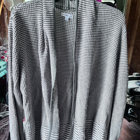 Ladies Size Large Croft & Barrow Women's Houndstooth Cardigan Gray & White GUC - Picture 1 of 4